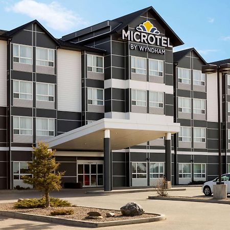 Microtel Inn & Suites By Wyndham Lloydminster Exterior photo