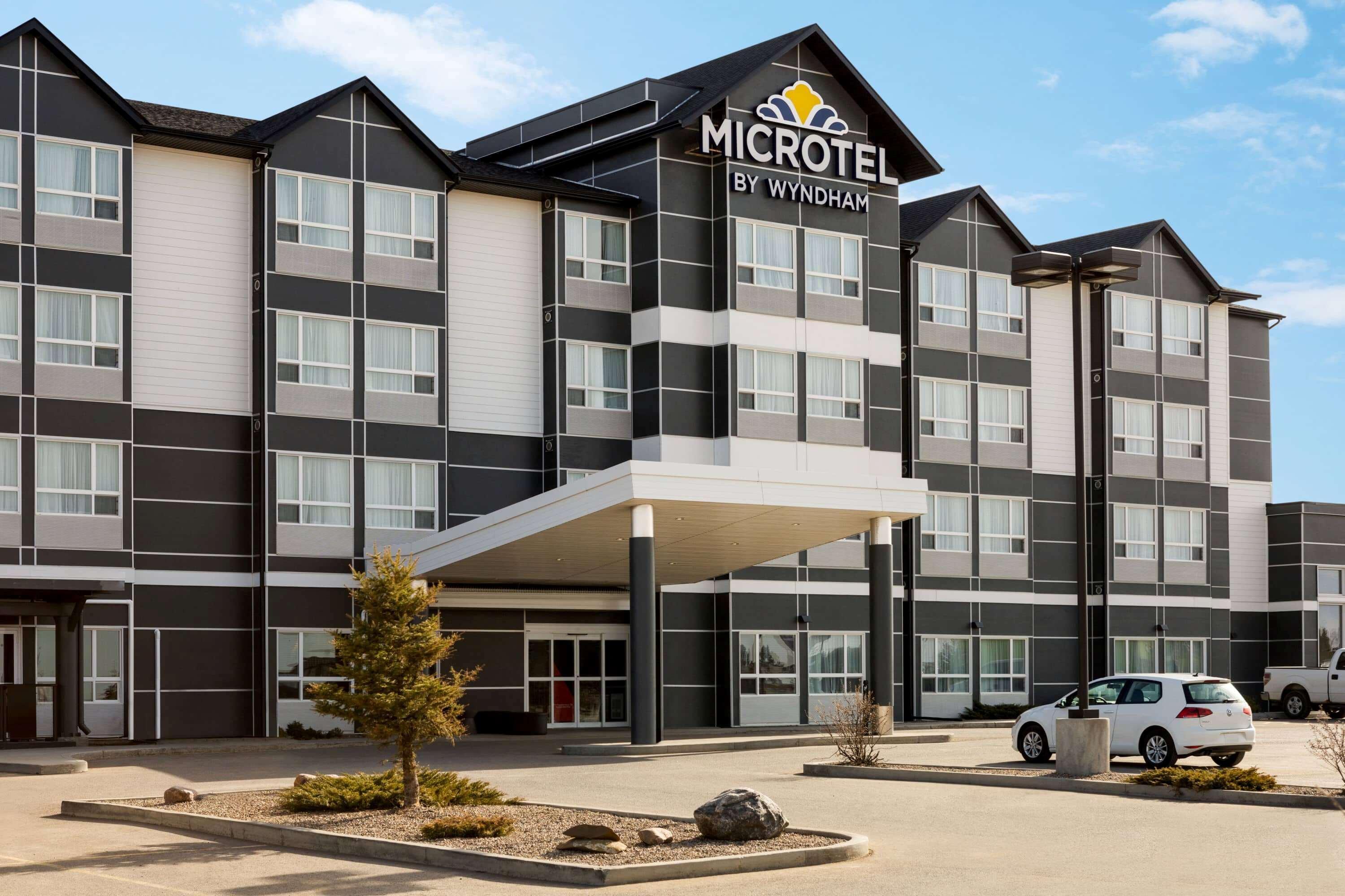 Microtel Inn & Suites By Wyndham Lloydminster Exterior photo